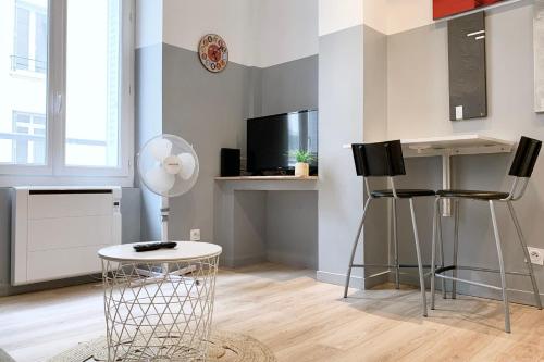 Appartement Pleasant renovated studio apartment GEM and Tram ACE #A2 12 Rue Bévière Grenoble