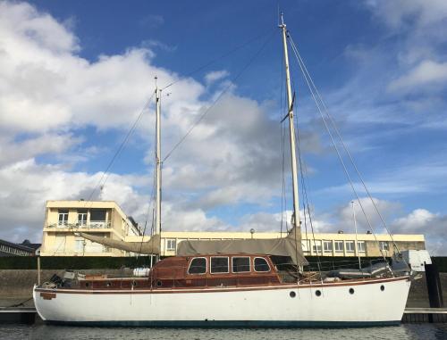 Port Deauville Yacht vintage Deauville france