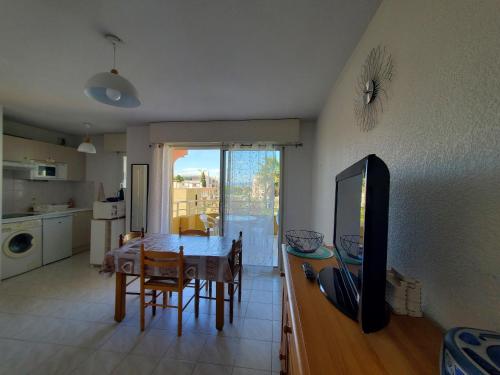 Appartement Port FREJUS Rives Latines Studio Cabine 30 m2 4 Pe des forces françaises libres, C, 450 Fréjus