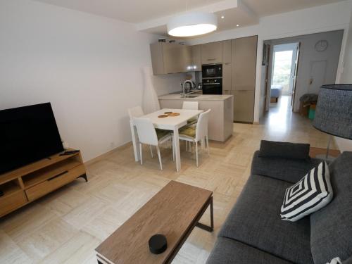 Appartement Portissol, calme et pinède Rés Eden Park Bât Les Lavandes 420 Avenue Val d'Azur Sanary-sur-Mer