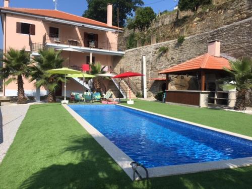 Maison de vacances Porto Douro Grande Maison avec Piscine couverte eau chauffée 2760 AVENIDA FRANCISCO SA CARNEIRO - ESPOSADE Crestuma
