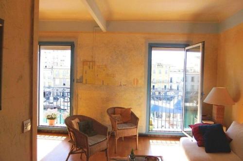 Appartement poser sa chaise sur le balcon et regarder 31 Grande Rue Mario Roustan Sète