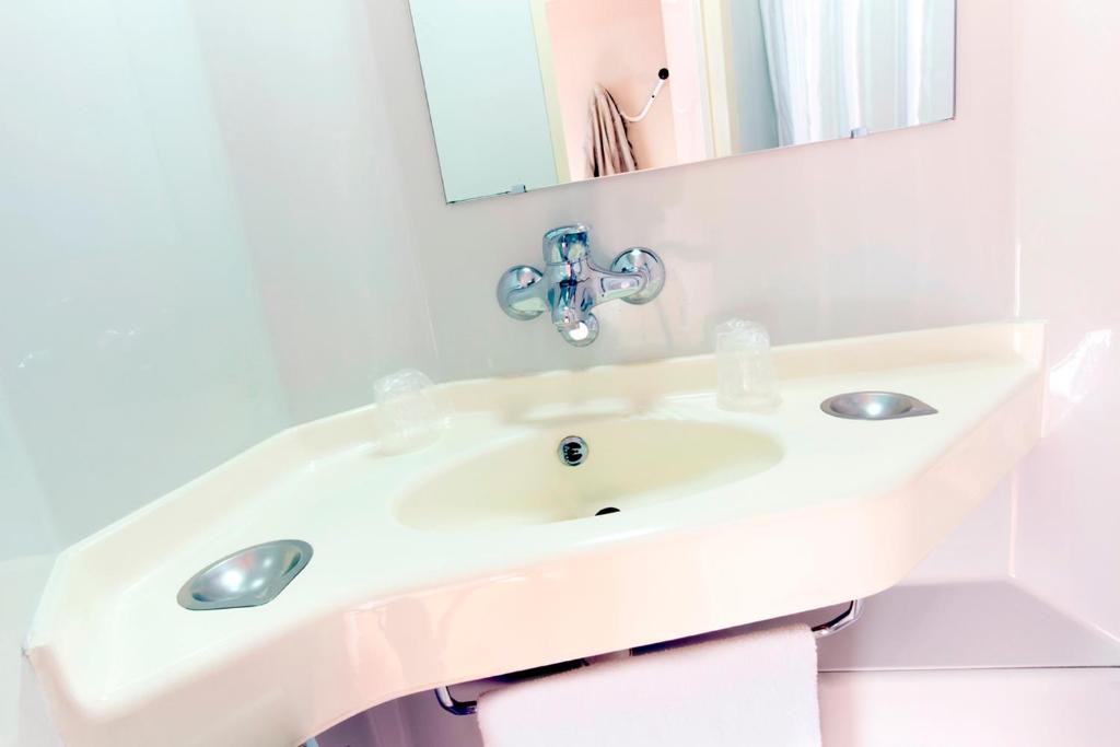 Hôtel Premiere Classe Lille Nord Roncq Cit - Avenue De l'Europe, 59223 Roncq
