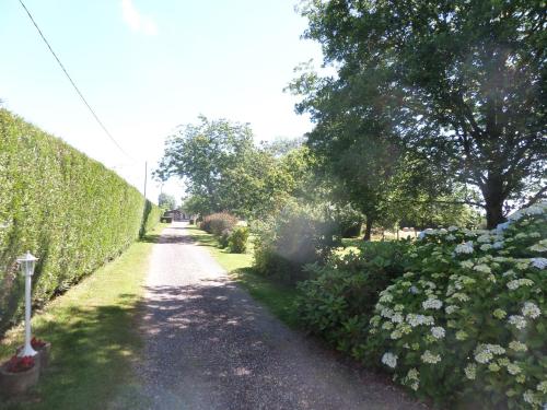 B&B / Chambre d'hôtes Pressoir Les CAMPENOTTES 197 Chemin de Bellelonde Beuzeville