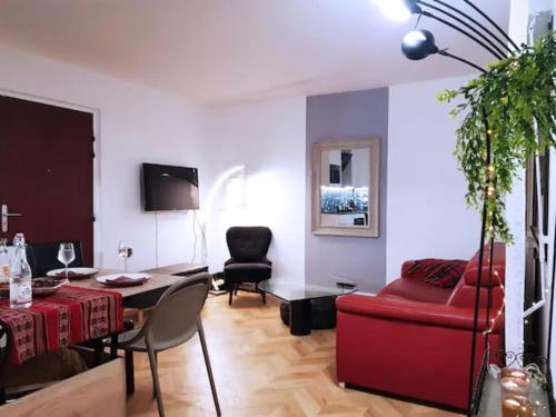 Pretty and neat bedroom in my cosy appartment. Puteaux france