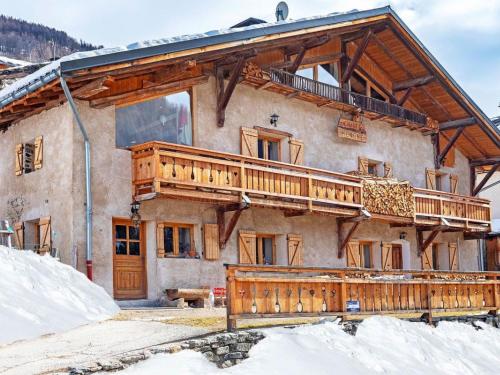 Pretty Chalet with Sauna Skiing Nearby Peisey-Nancroix france