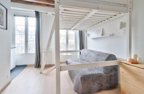 Pretty Mezzanine Studio in the Heart of Paris (2F) Paris france