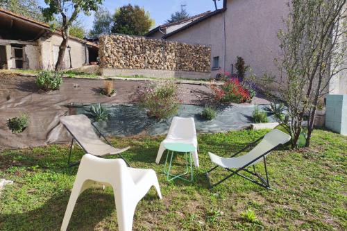 Maison de vacances Pretty renovated townhouse with relaxing terrace and petanque court 8 La Grande Vigne Laprade