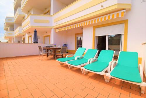 Appartement Private large terrace facing the swimming pool Rua 1º de Maio Guia