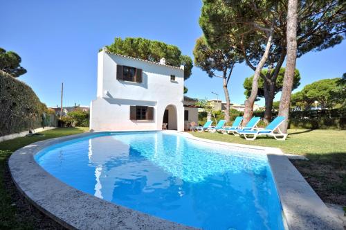 Private Pool villa, Walking distance to the centre, Golf Facing Loulé portugal