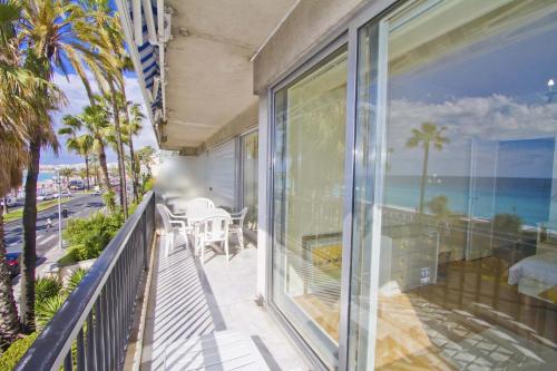 Appartement PROMENADE HOLIDAY - CARIATIDE PROMENADE SEA VIEW Promenade des Anglais 109 Nice