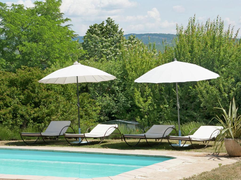 Maison de vacances Provencal villa with heated private pool and panoramic views 2 km from village , 4280 Céreste