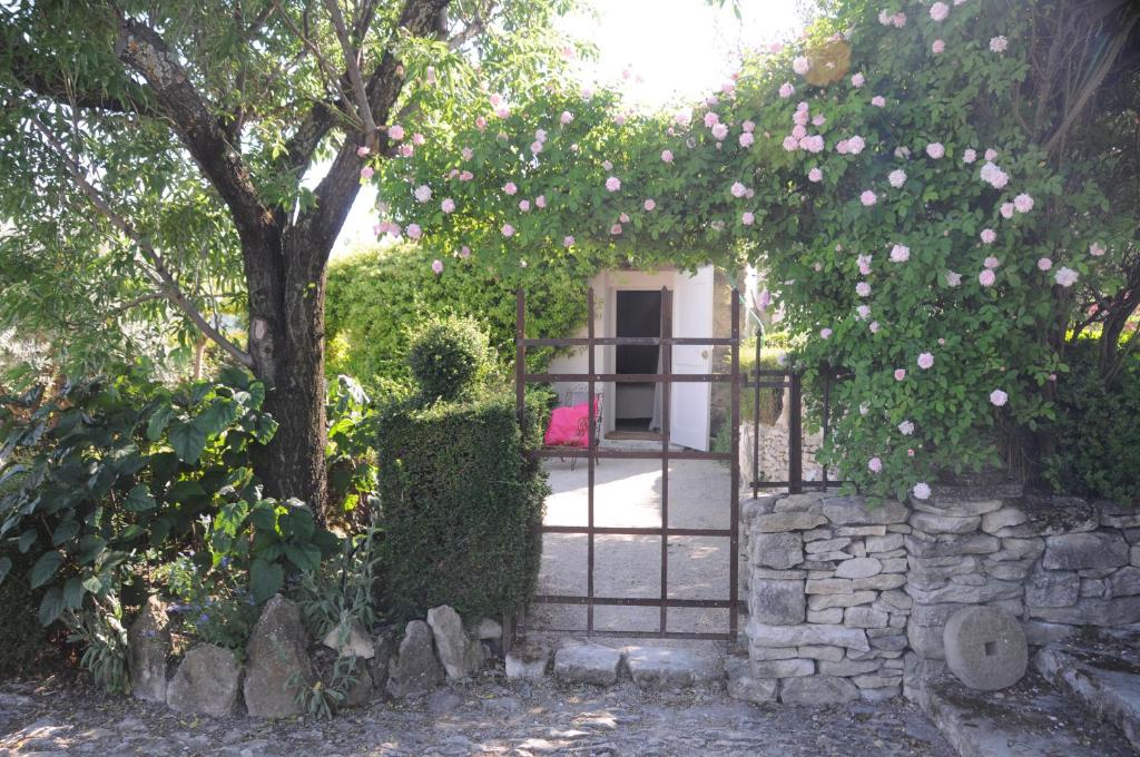 Maison de vacances PROVENCEguesthouse L'Agaçon 1 HAMEAU LES CHAMBARELS Chemin des Chambarels, 04300 Forcalquier