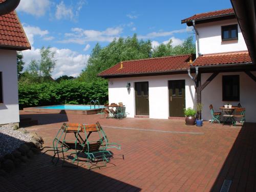 Appartement Quaint Apartment in Dargun Mecklenburg with Swimming Pool  Barlin