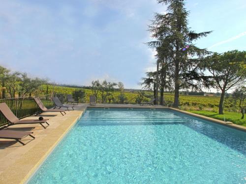 Villa Quaint Holiday Home in Aywaille with Sauna, bubble bath  Carpentras