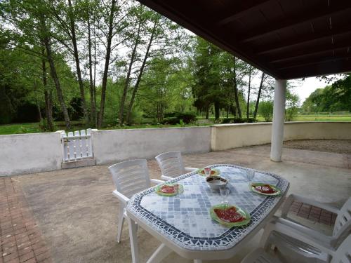 Quaint Holiday Home in Faverolles with Pool and Pond Faverolles france