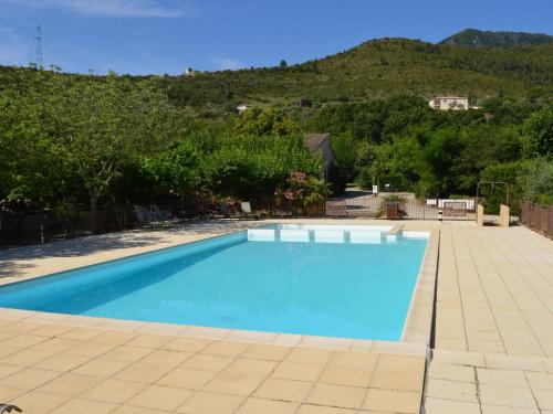 Maison de vacances Quaint Holiday Home in Les Vans with Swimming Pool  Les Vans