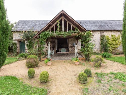 Quaint Holiday Home in Loire France with Garden Contigné france