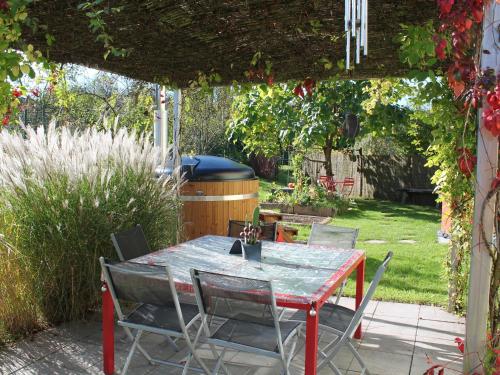 Quaint Holiday Home in Saint Quirin with hot tub nice view Saint-Quirin france