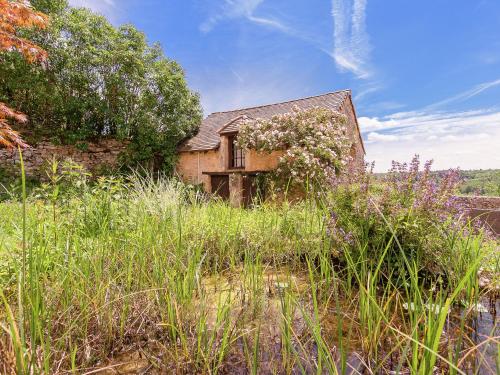 Quaint Mansion in Aquitaine Estate with Private Garden Meyrals france