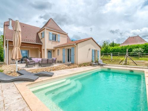 Quaint Villa in Aquitaine with Swimming Pool Saint-Alvère france