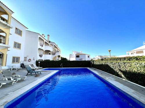 Quarteira Classic With Pool by Homing Quarteira portugal