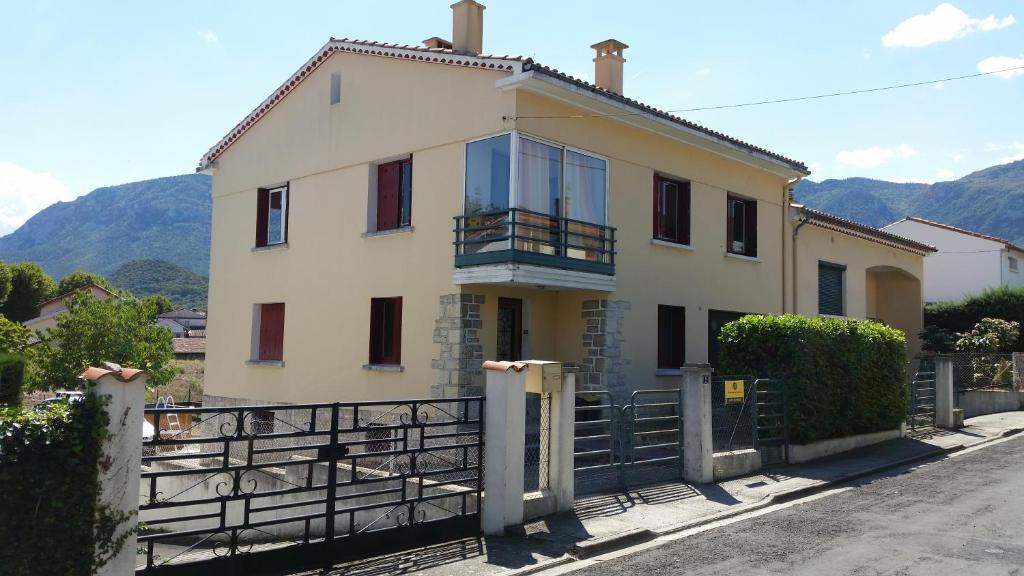 B&B / Chambre d'hôtes Quillan La Vue 9 Rue Marechal Leclerc, 11500 Quillan