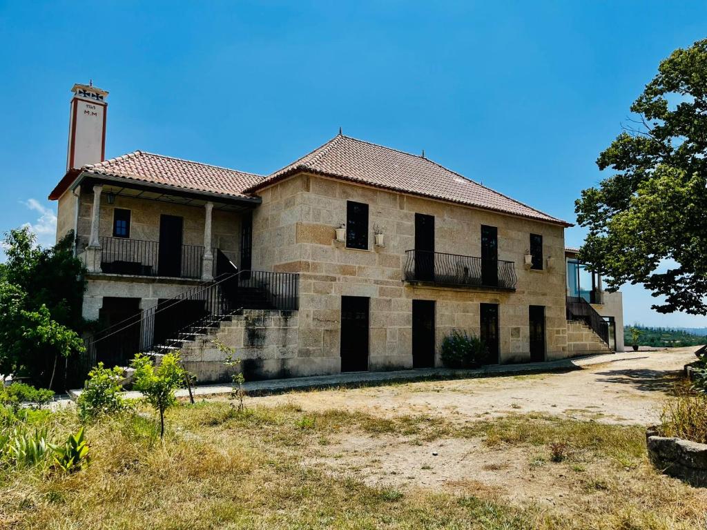 B&B / Chambre d'hôtes Quinta da Lua Nova QUINTA DA LUA NOVA LDA R POR DO SOL 7 QUINTA DA LUA NOVA 6270-601 TRAVANCINHA - SEIA, 6270-601 Travancinha