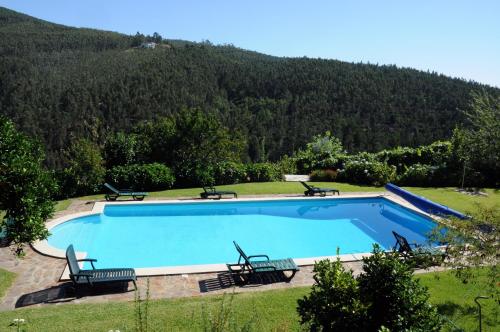 Maison d'hôtes Quinta Das Escomoeiras Lourido - Codessoso Castelbuono