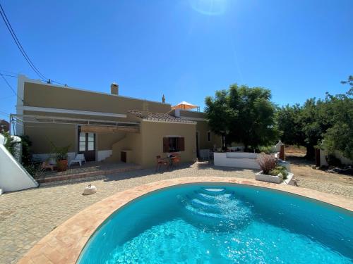 Villa Quinta do Pinto - Holiday Villa near Faro, Algarve - 4 Bedroom, Pool, Rooftop Terrace Quinta do Pinto, Poço do Vale - CX.P.320 Poço do Vale