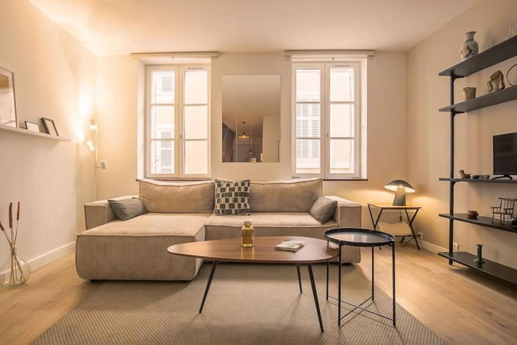 Appartement Rare Appart 2 chambres en duplex design au Panier 12 Rue Baussenque, 13002 Marseille