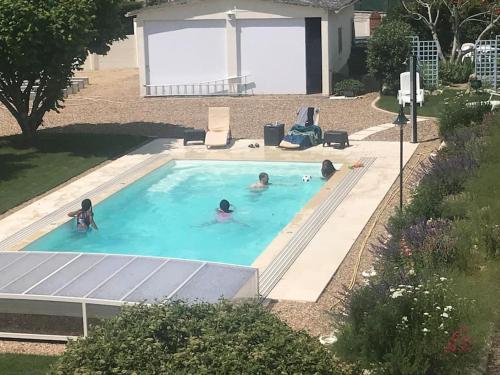 Maison de vacances Ravissant chalet avec piscine 10 x 4 -depuis 2022- 8 Rue Michel Pétrieux Courcelles-de-Touraine