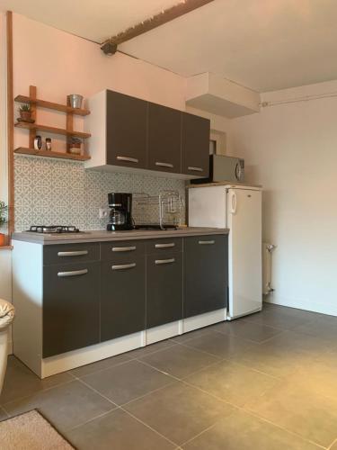 Appartement Ravissante suite avec parking sur place. 10 Rue Lafayette Pessac