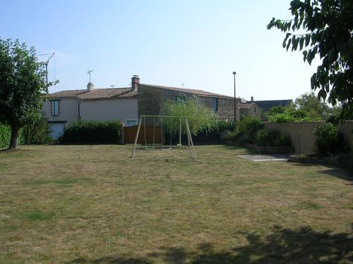 Maison de vacances Recently renovated holiday house in the heart of a small French town 10 Rue de la Bascule Sainte-Cécile