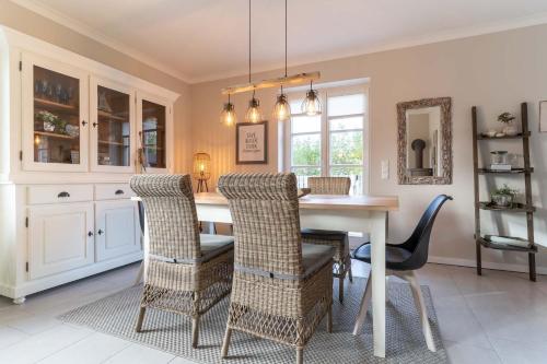 Maison de vacances Reetdachhaus Beach House Ording Reetdachhaus Beach House Ording Everschop 6b Brösum