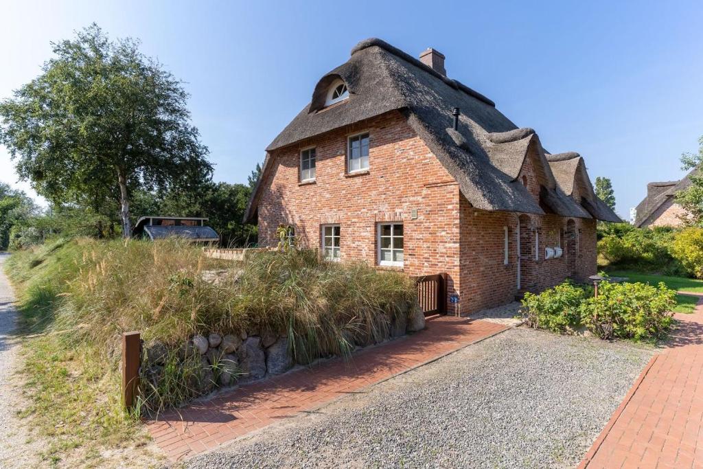 Maison de vacances Reetdachhaus Meerzeit Reetdachhaus Meerzeit Süderhövter Löhn 1, 25826 Süderhöft