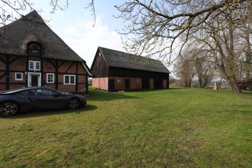 Chalet Reetdachkate am Feldrand mit grandiosem Weitblick 6 Hinterkatenweg Damlos