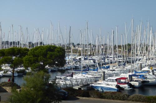 Appartement REF 060 Appartement 2 pièces avec une magnifique vue sur le port du Crouesty  Arzon