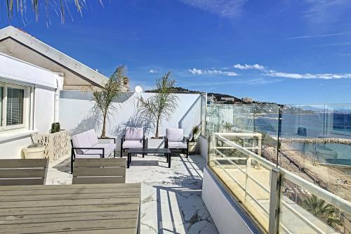 Appartement REF 1769 - Penthouse with breathtaking views of the sea and Lerins Islands 125 Boulevard Gazagnaire Cannes