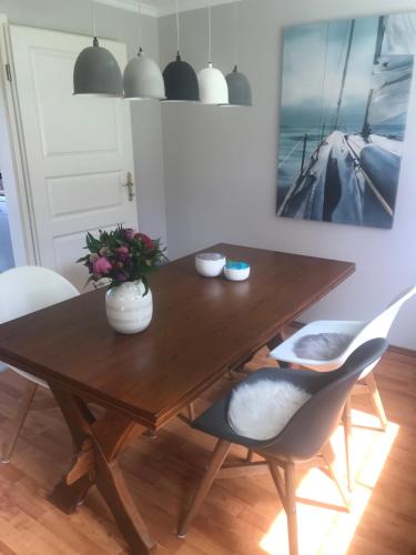 Appartement Refugium in Ostseenähe Sprengerhof, Einfahrt gegenüber vom Gartenland Schwedeneck Schwedeneck 