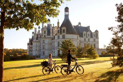 Hôtel Relais de Chambord - Small Luxury Hotels of the World Place Saint-Louis Chambord