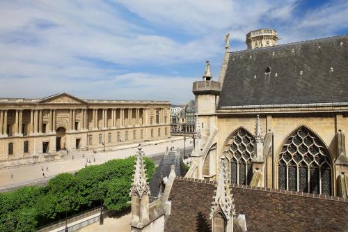 Relais Du Louvre Paris france