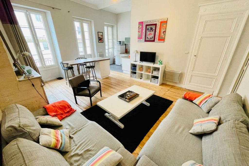 Appartement Renovated Furnished Apartment in The Heart of Historic Bordeaux 17 Rue Naujac 1er éage, 33000 Bordeaux