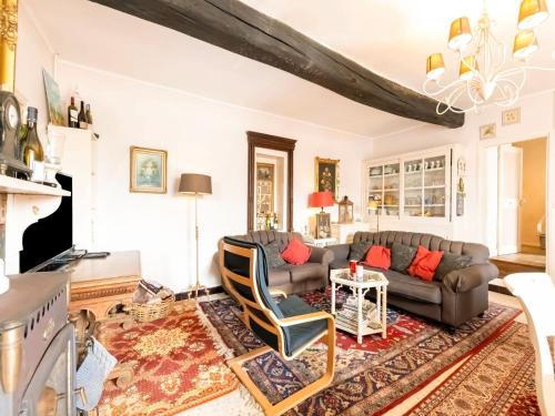 Maison de vacances Renovated Holiday Home in Dun sur Grandry with Terrace  Dun-sur-Grandry