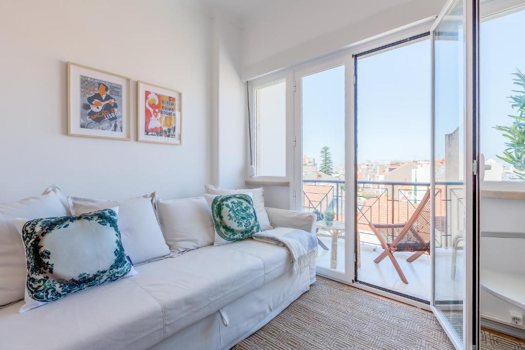 Appartement Renovated Sunny Apartment with Amazing Sunset Balcony , By TimeCooler 1 Rua da Senhora do Monte, 1170-270 Lisbonne