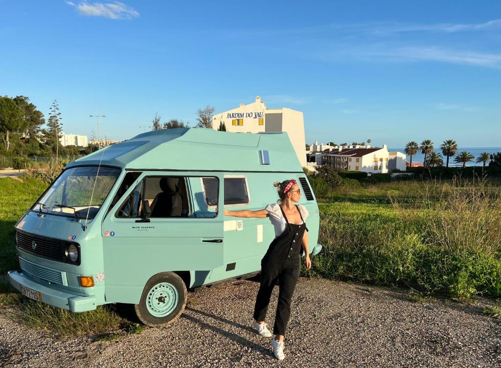 Tente de luxe Rent a BlueClassics 's campervan vw T3 in Algarve au Portugal, 10 Rua dos Operários Conserveiros, 8500-602 Portimão