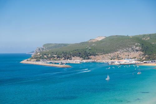 Rent4rest - Sesimbra Ocean View Studio Sesimbra portugal