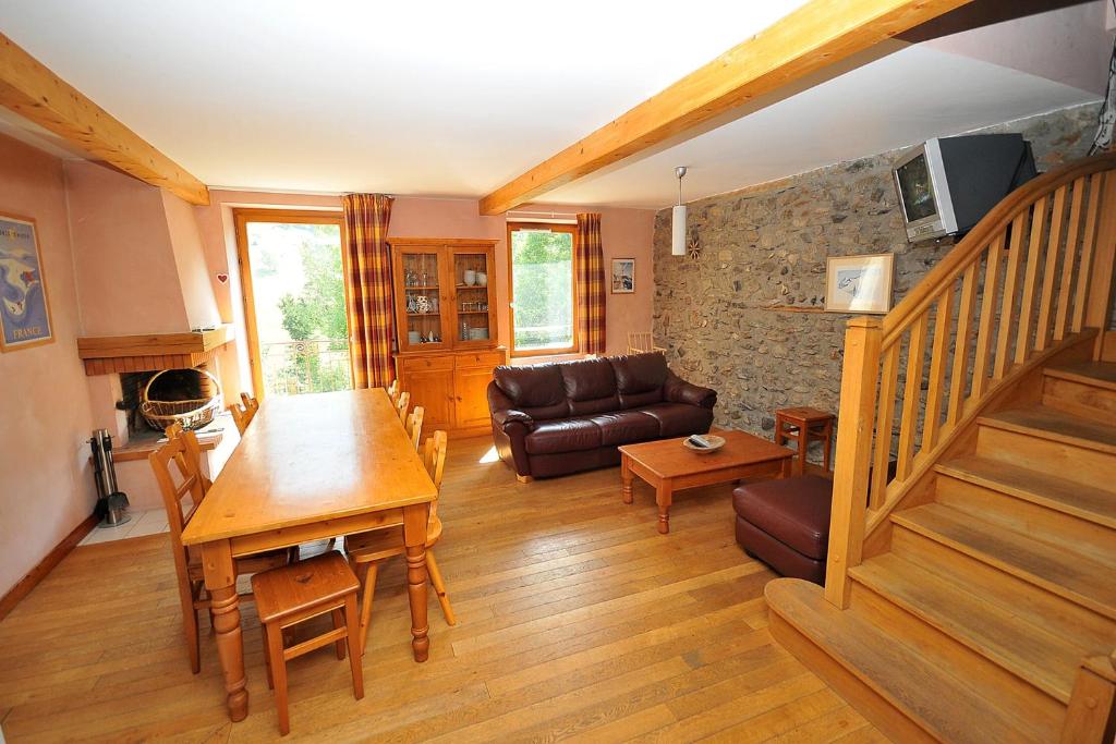 Appartement Res des Alpes n 11 - Large apartment 10 pers in the center of La Grave Residence les Alpes Appartement 11, 05320 La Grave