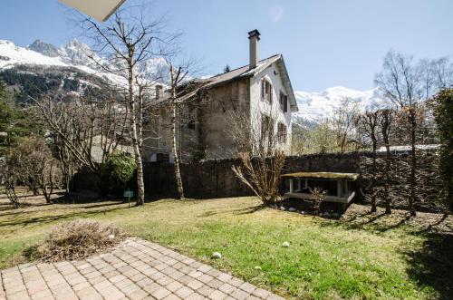 Appartements Résidence Chalets du Savoy 545 Rue Joseph Vallot Chamonix-Mont-Blanc