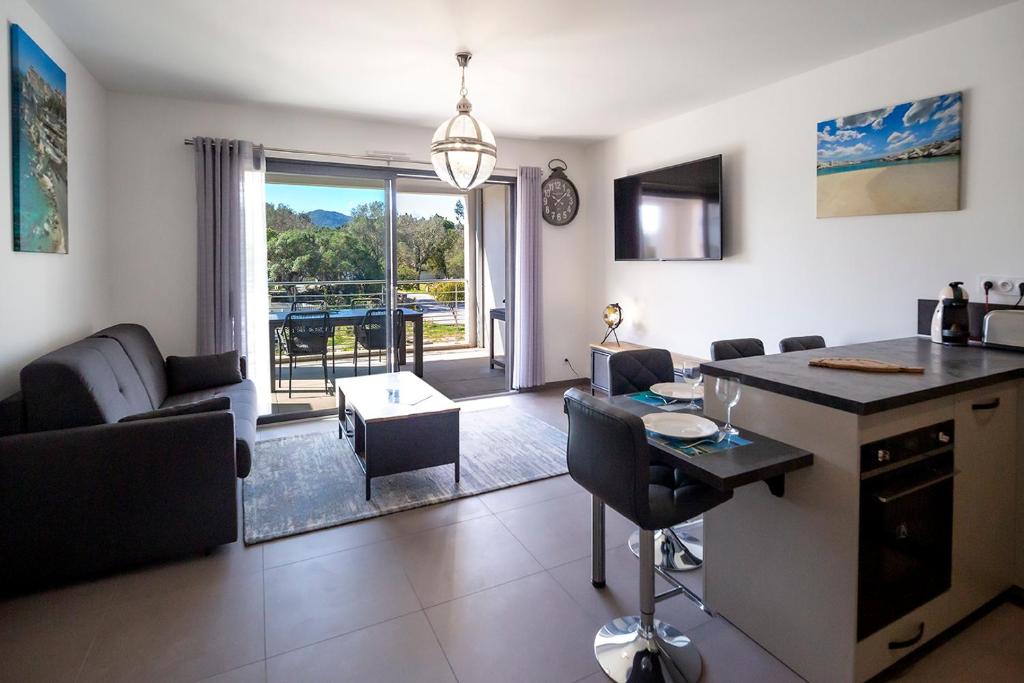 Appartement Résidence Domaine d'Arca Corse du Sud - T2 - 4 personnes \ Route d'Arca,, Bat Gauguin n°7 étage 1, 20137 Porto-Vecchio